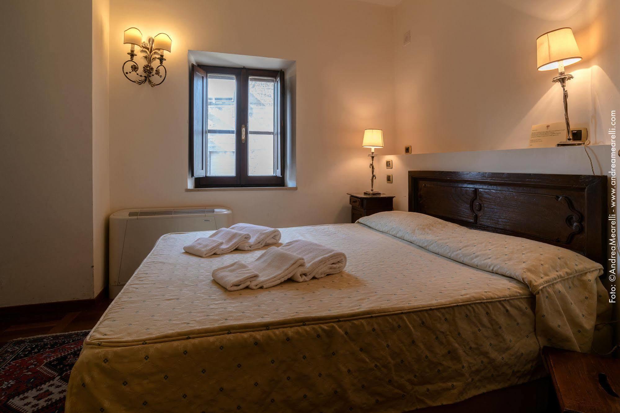 Hotel Scilla Sovana Luaran gambar